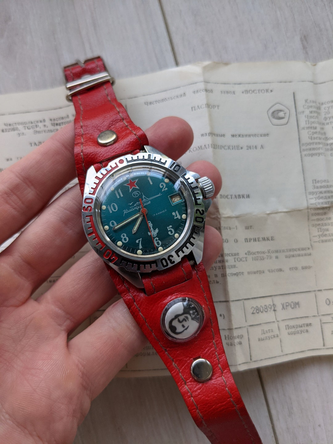NUOVO orologio da uomo Vostok Komandirskie militare sovietico