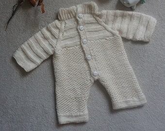 Knitted baby romper, Handmade baby gift, Newborn Clothing, Unisex Jumpsuit for babies