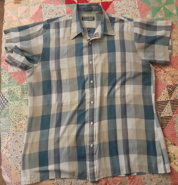 Vintage 1980s/1990s Van Heusen Men's Button-Up - L