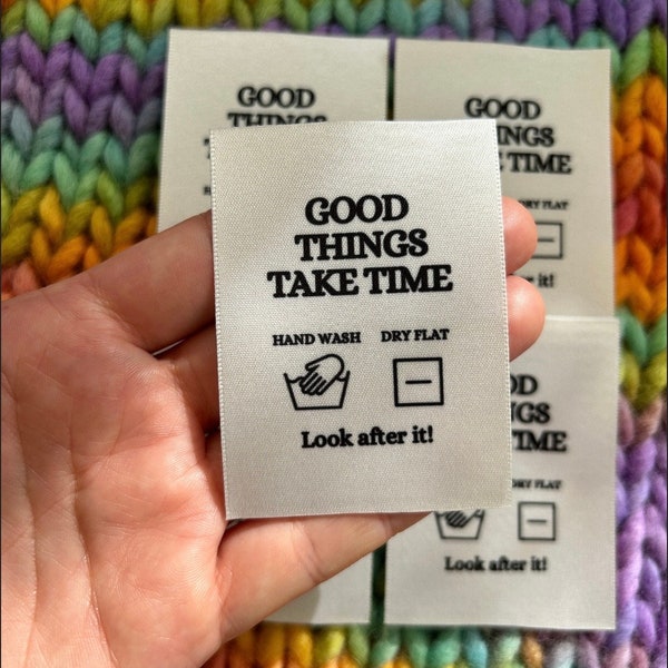 Etiquetas de instrucciones de cuidado de ropa hechas a mano artesanales tejidas Moda lenta 'Las cosas buenas toman tiempo'