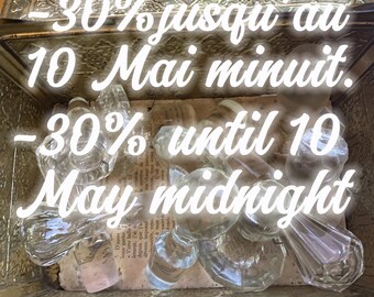 Bouchons de carafe en cristal, au nombre de 10, un seul est très légèrement choqué. N'hésitez pas à faire une proposition raisonnable. :-)