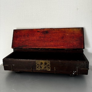 Ancien Coffret Chinois en Bois et Laiton, Boîte à Documents Asiatique Vintage, Intérieur Papier Caractères Chinois, Cabinet Curiosités, 35cm