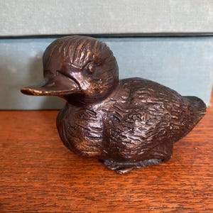 Bronze animal sculpture, antique bronze, with a beautiful patina. Beautiful carving. Art Deco period.