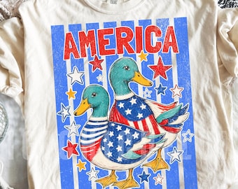 Randig preppy anka PNG Patriotiska söta gräsandänder Digital nedladdning, Färgglad sommardesign, Flickig 4 juli-skjorta PNG, Trendig Amerika PNG
