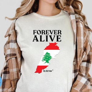 T-shirt contour du Liban | T-shirt design Forever Alive | Chemise hommage de 10 452 km2 | Vêtements unisexes de la fierté libanaise | Cadeau patriotique pour Libanais