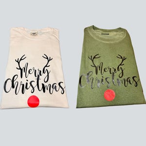 Merry Christmas Reindeer T-Shirt: Retro Holiday Graphic Tee
