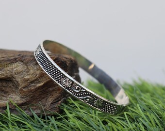 925 Sterling Silver Bangle, Handmade Bangle, Single Design Bangle, Stackable Bangle, Mother's Day Gift, Gift For Her, Silver Jewelry.