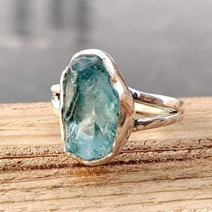 Raw Aquamarine Ring, Gemstone Ring, Raw Stone Ring, Unisex Ring , 925 Sterling Silver Ring, Natural Aquamarine, Handmade Jewelry, Split Band