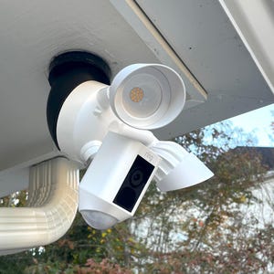 UNIVERSAL 60-deg Single Soffit Mount for Floodlight Cameras (Ring, Blink, Wyze)