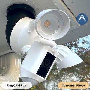 UNIVERSAL 60-deg Single Soffit Mount for Security Floodlight Cameras