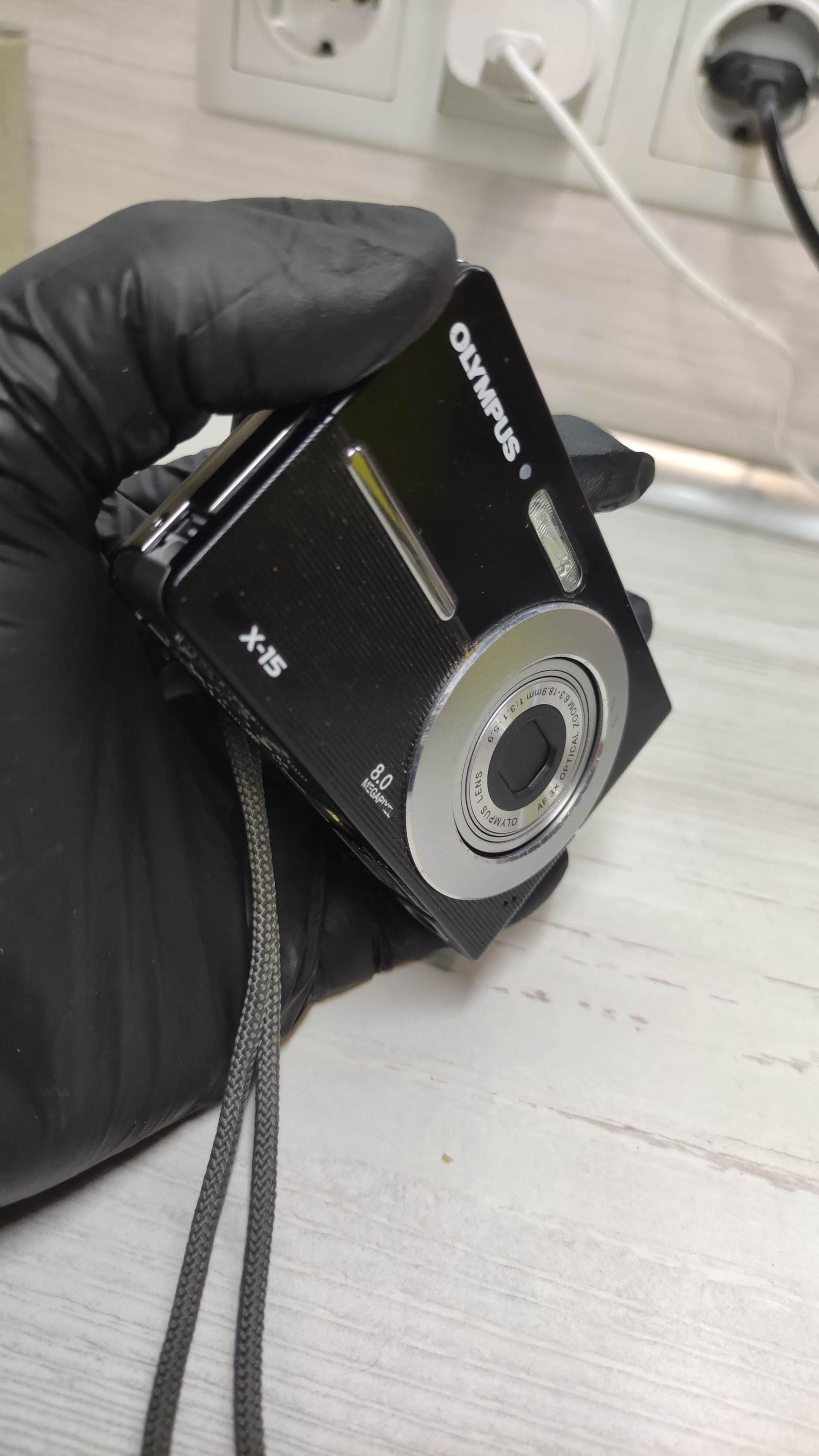 Olympus X-15 Digital Camera 8MP 3x Optical Zoom Compact