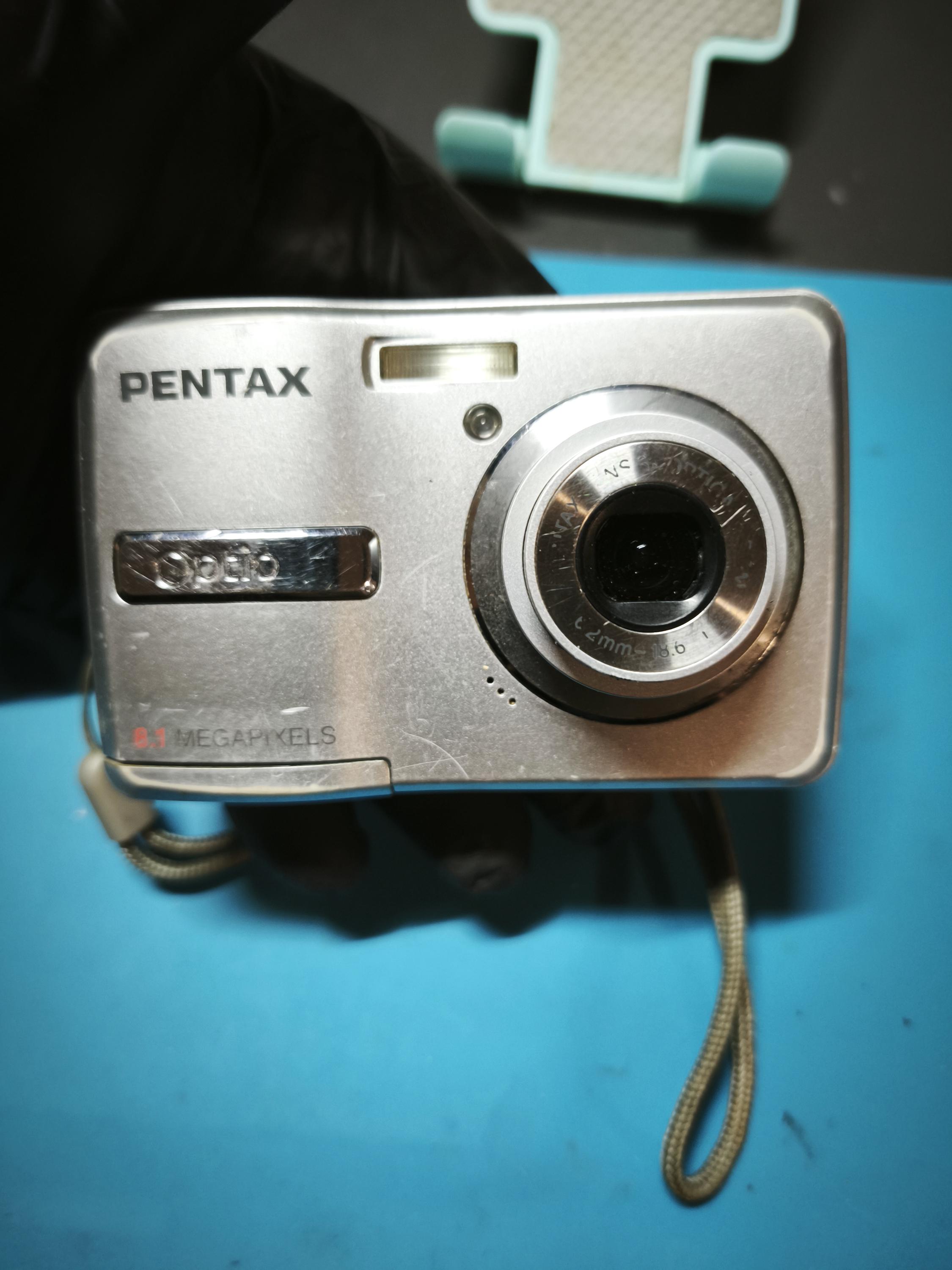 Pentax Optio E40 Digital Camera – 8.1MP – Silver – Tested, Working