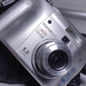 Olympus CAMEDIA C-5000 Zoom 5.0MP Digital Camera Tested Working