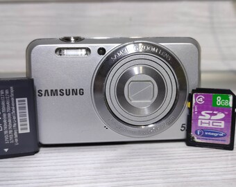 Samsung ES80 12MP Digital Camera Silver  Tested & Working