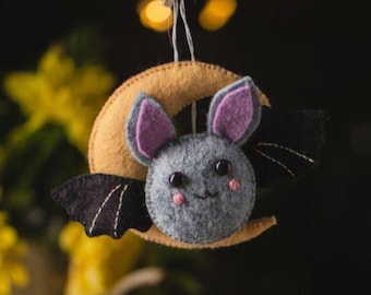 Felt Bat Pattern, Halloween Ornament PDF, Bat Sewing Pattern, Bat on Moon Pattern, Cute Felt Bat, Halloween Decor