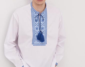 Camicia da uomo Vyshyvanka con ornamenti ucraini, design etnico elegante per uomo, idea regalo perfetta, prodotta in Ucraina