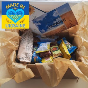 Scatola di snack natalizi ucraini selezionati con cura / Regalo di Natale di autentici dolci e dolcetti ucraini / Scatola di caramelle misteriose del venditore ucraino
