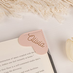 Heart Bookmark, Personalized Leather Bookmark, Heart Leather Bookmark, Corner Bookmark, Gifts for Readers, Bridesmaid Gift, Wedding Gift