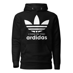 Sudadera con capucha Ardida letras blancas