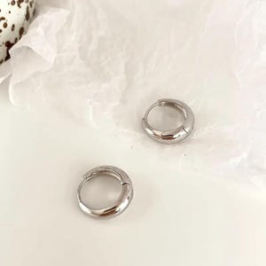 Minimalist chunky Huggie Hoops - small hoop earrings - dainty hoops - silver hoops - huggie hoop earrings - gift for her- gift for mother