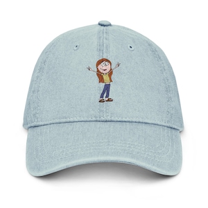 Sombrero de mezclilla inspirado en Lizzie McGuire con caricatura de cabeza pelirroja