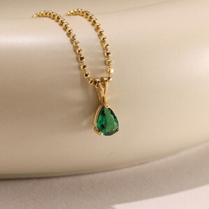 Emerald Gemstone Necklace, Green Pendant Necklace, Emerald Birthstone Jewelry,May Birthstone Necklace, Mothers Day Gift, Gift for grandma