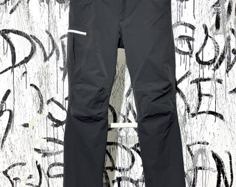 Pantalones de senderismo Peak Performance W Agile para mujer, color negro, talla L, bolsillos de poliamida