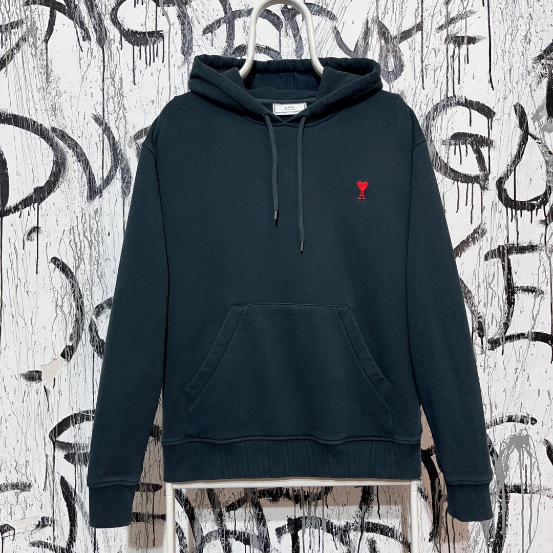 ★送料・関税込★AMI★Boxy Fit Alexandre Mattiussi Hoodie★ Ami Alexandre Mattiussi Pullover Hoodie Mens Boxy Heart Dark