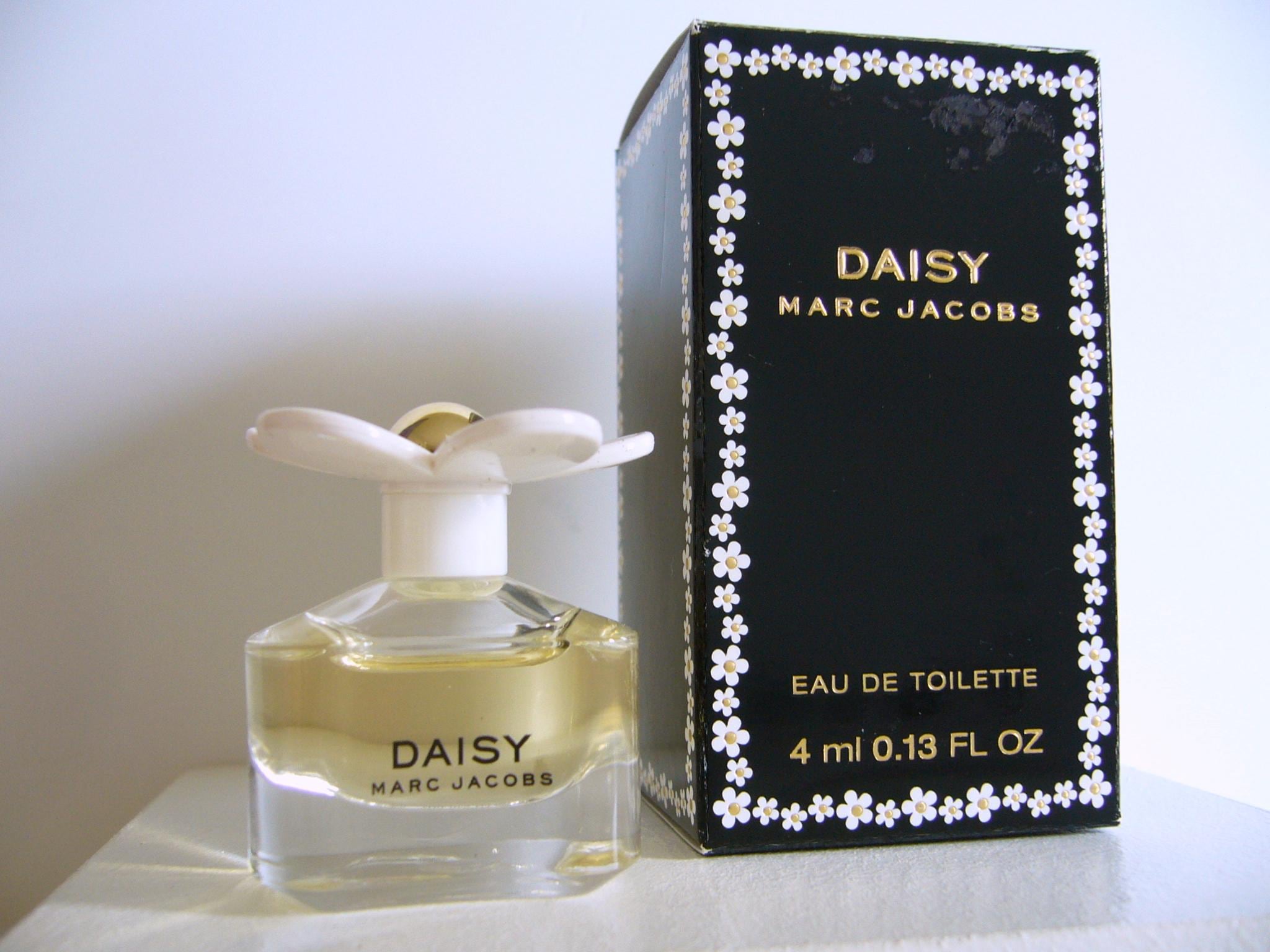 Collectible Perfume Miniature Daisy Marc Jacobs 4ml Eau De