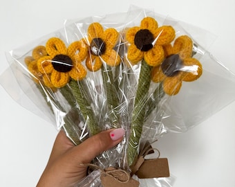 Handmade Teacher / Nurse gift. SUNFLOWER KNITTED PEN with tag. Teacher appreciation. Gift for teacher. Teaching assistant. Thank you gift