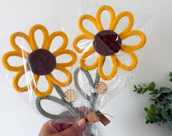 Wire Knitted Sunflower: Teacher Appreciation Gift with Wooden Tag. Thank you gift