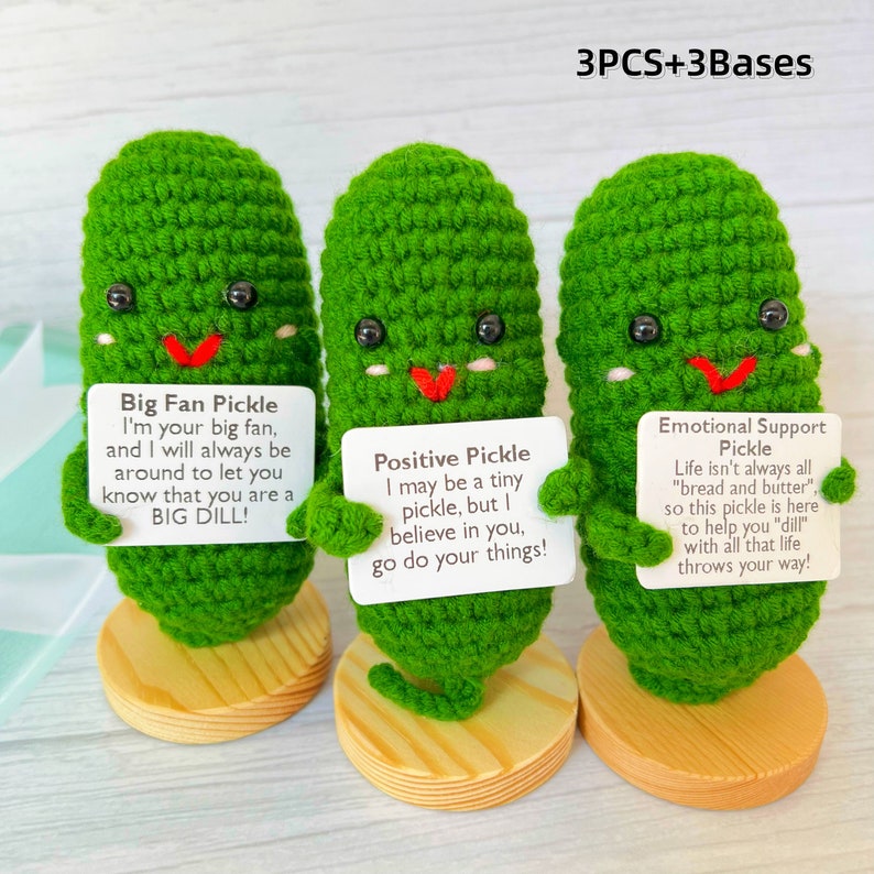 Emotional Support Pickle,Positive Pickle,Big Fan Pickle,Handmade Crochet Pickles,Crochet Pickle,Desk Decor,Christmas Gift zdjęcie 2