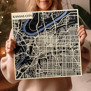 Carte en bois multicouche de Kansas City - Décor teinté 3D, Souvenir du Missouri, Laser Kansas Art