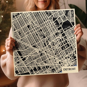Carte en bois 3D de Detroit fabriquée à la main - Art du bois teinté MI - Souvenir de Motor City
