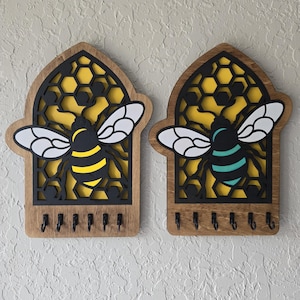 Bee Keyholder, Bee Decor, Kitchen Decor, Kitchen Utensil Holder, Jewelry Holder, Farmhouse Decor, Gift for Bee Lover, Rustic Decor, Queen