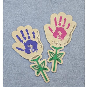 Mother&#39;s Day Handprint Sign, Personalized Mother&#39;s Day Handprint Flower, DIY First Mother&#39;s Day Sign, Gift for Mom, Mother&#39;s Day Gift