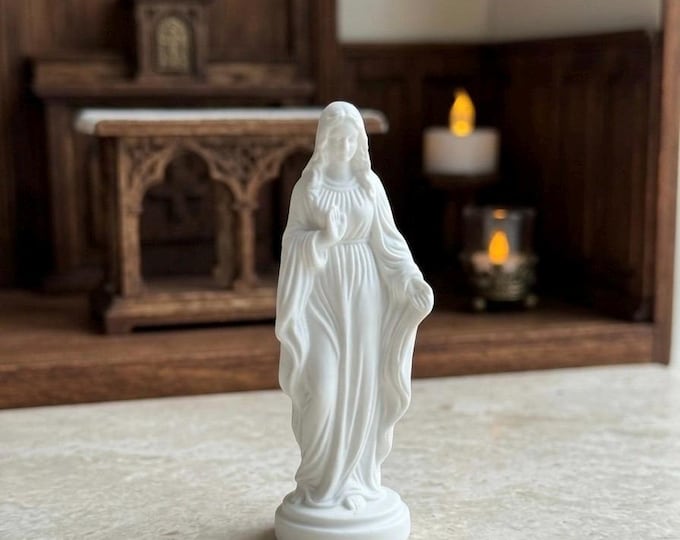 Virgin Mary Miniature Statue for Dollhouse Travelling Prayer Modern Catholic Terrarium Diorama Religious Decor