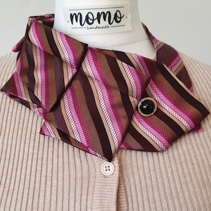 afneembare kraag, geüpcyclede vintage stropdas, luxe Ted Baker-ontwerper, statementaccessoires, uniek cadeau voor haar, kerstcadeau voor mama
