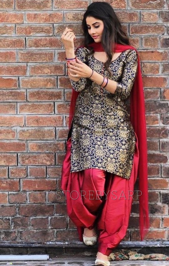 Red Zari Embroidered Punjabi Suit With Dupatta 4495SL01