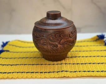 Handmade Red Clay Cooking Pot with Lid, 20 oz 600ml Terracotta Stew Pot Milk-Fired Ceramic  Hand-Carved Pottery Bowl Rustic Kitchenware Gift