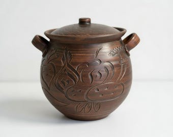 Extra Large 5L (165oz) Clay Cooking Pot with Lid, Rustic Terracotta Casserole Dish, Handmade Ceramic Stock Pot with Vegetable Carving
