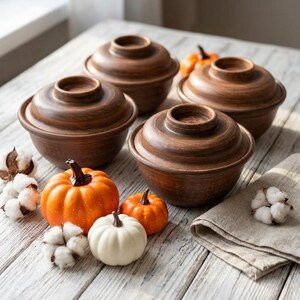 Handmade Terracotta Clay Pot with Lid, 15 oz Soup Bowl, Oven Safe Stew Pot