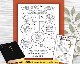 Puede incluir: Una Biblia negra con una cruz dorada, una página para colorear titulada "The New Year's Prayer" con una cruz y texto, y un devocional. La página para colorear incluye texto como "Guía mis pasos y planes en Tu camino."