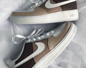 Chaussures Nike Air Force 1 personnalisées marron, beige, crème
