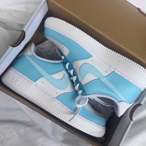 Maßgeschneiderte Nike Air Force 1 Schuhe blau und weiß