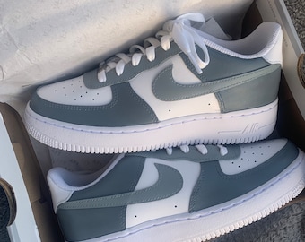 Personalisierter Nike Air Force 1 grau, weiss