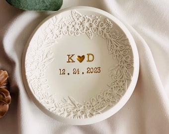 Prato para alianças de casamento, prato para joias personalizado, presente de noivado, coroa de flores, presente para ela, presente para mãe, iniciais, datas, nomes