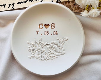 Flower personalization ring dish, custom ring holder,  engagement gift, wedding gift, clay ring dish, initials, dates, names