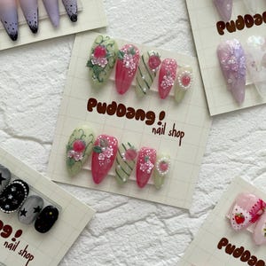 Berries Fresh From The Strawberry Farm / Strawberry Vine Press On Nails / Handmade Press On Nails / Summer Strawberry Press On Nails