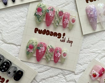 Berries Fresh From The Strawberry Farm / Strawberry Vine Press On Nails / Handmade Press On Nails / Summer Strawberry Press On Nails
